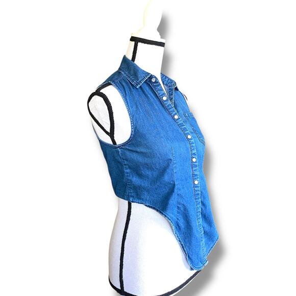 VNTG Forever 21 Sleeveless Cropped Tie Front Chambray Shirt Sz XS Pearl Snap - Picture 7 of 9
